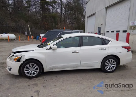 2015 Nissan Altima 2.5 S z USA, uszkodzony, nr VIN 1N4AL3AP6FC439242